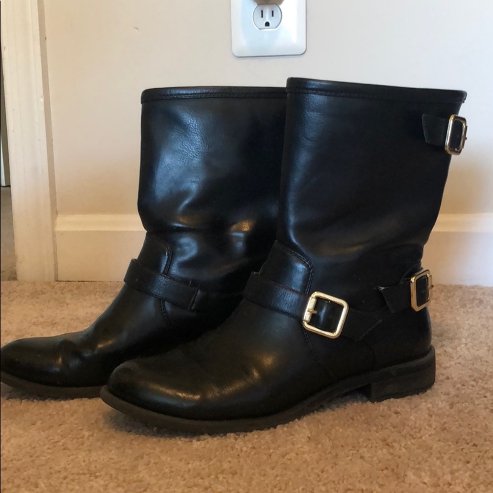 Women’s faux leather boots